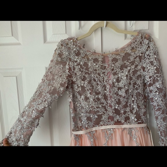 Stunning Peach Dress - Picture 4 of 9